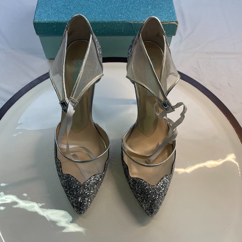 Blue by Betsey Johnson Iris Pump Size 9.5